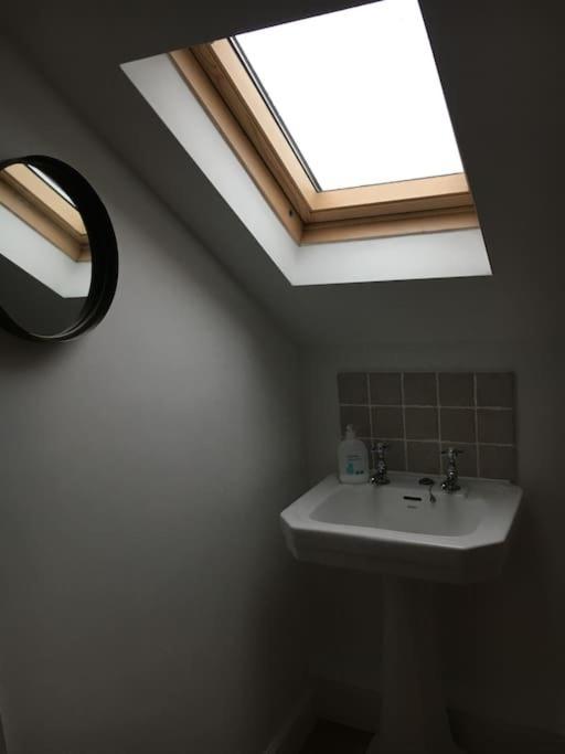 Amazing Seaside Loft Apartment With Sea Views . Sennen Cove Bagian luar foto