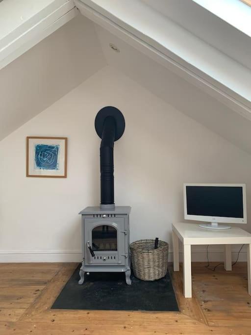Amazing Seaside Loft Apartment With Sea Views . Sennen Cove Bagian luar foto
