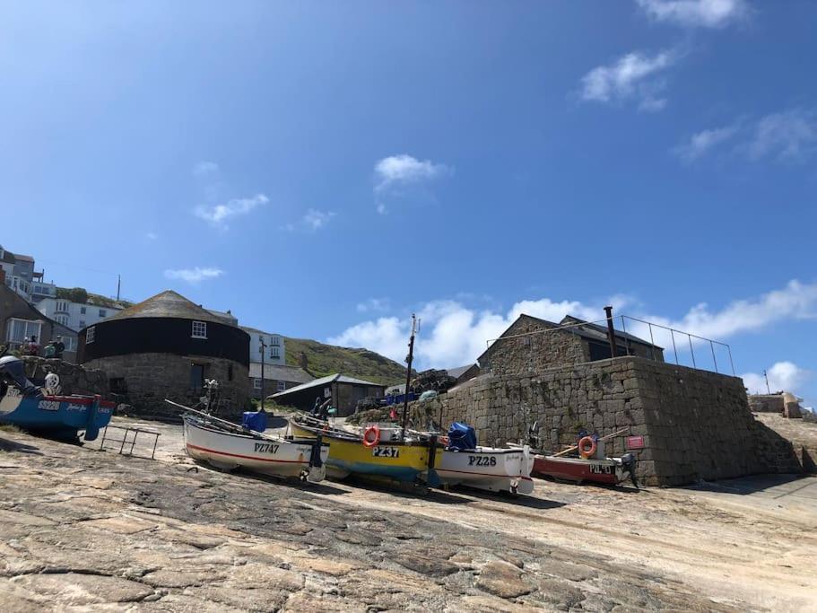 Amazing Seaside Loft Apartment With Sea Views . Sennen Cove Bagian luar foto